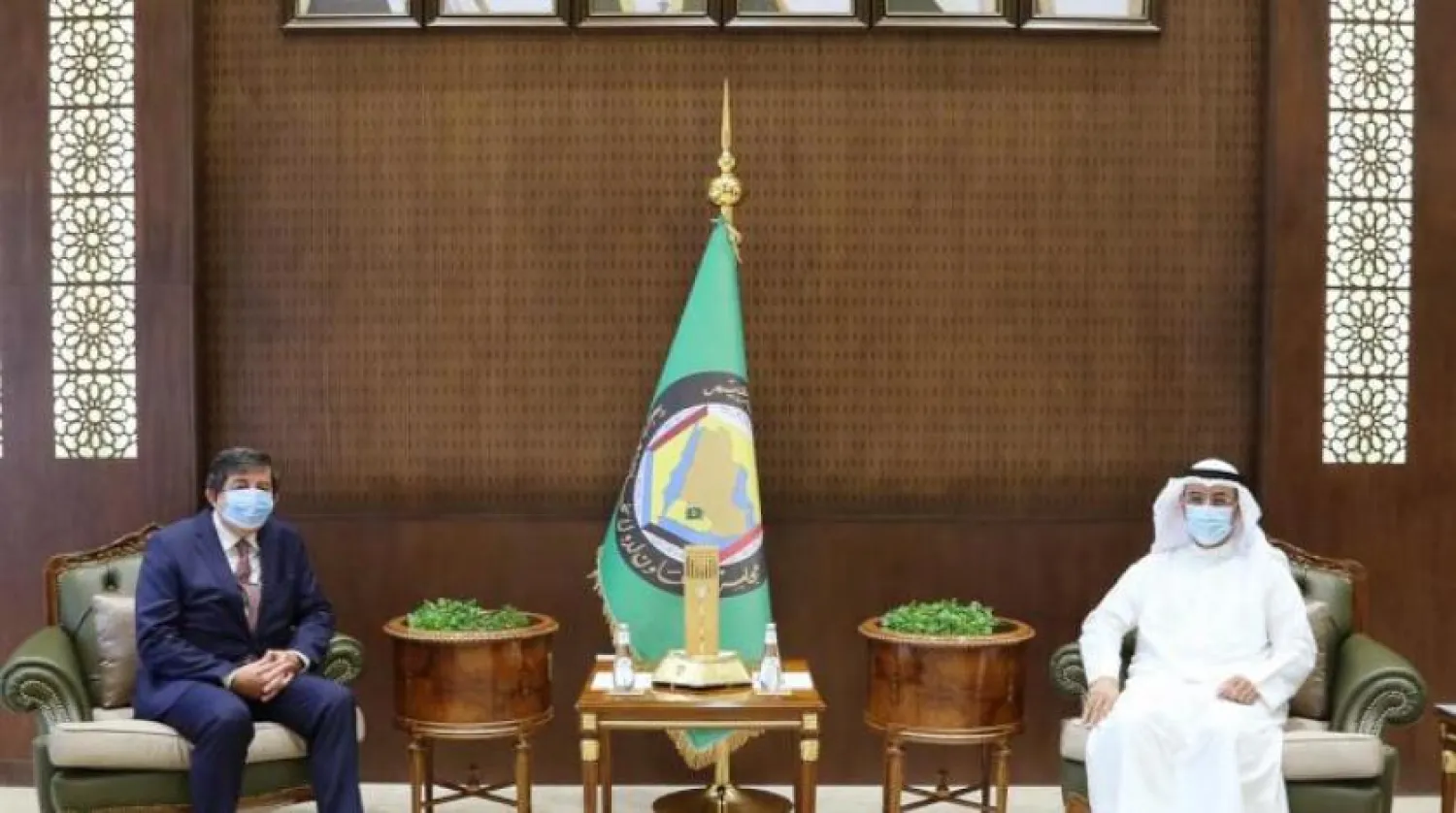 
دبیرکل شورای همکاری خلیج در دیدار با سفیر ترکیه در سعودی (الشرق الاوسط)
