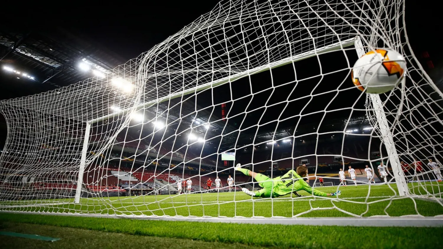 Bruno Fernandes scores an extra-time penalty against Copenhagen during the Europa League quarterfinal on Monday. (AFP)