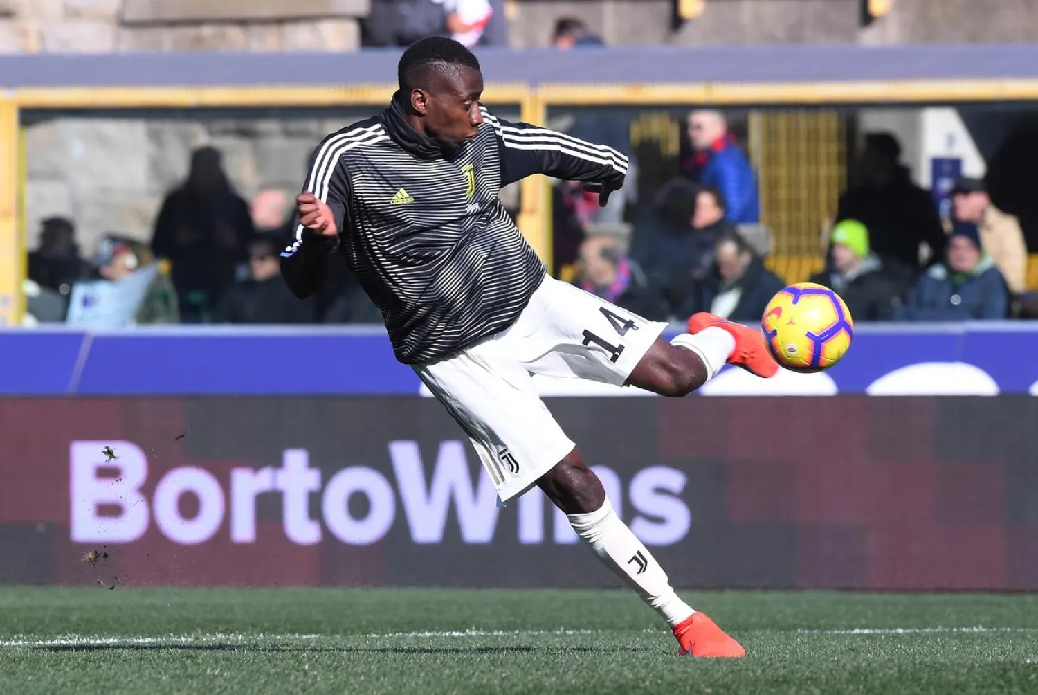 FILE PHOTO: Soccer Football - Serie A - Bologna v Juventus - Stadio Renato Dall'Ara, Bologna, Italy - February 24, 2019 Juventus' Blaise Matuidi during the warm up before the match REUTERS/Alberto Lingria