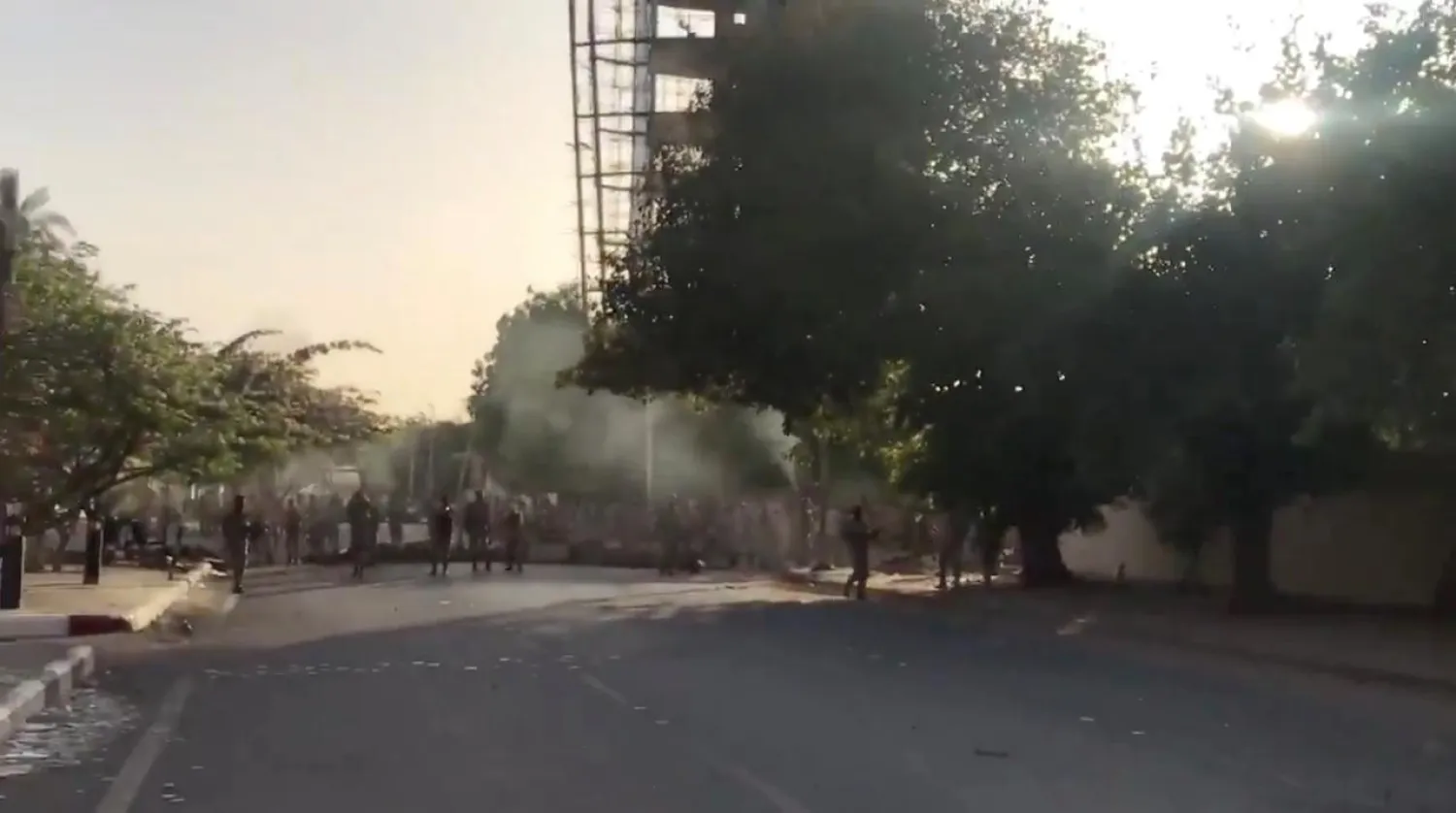  Sudanese forces during a protest in Khartoum, Sudan May 15, 2019 in this still image taken from a video obtained from social media. @AymanMakkawii1/via REUTERS
