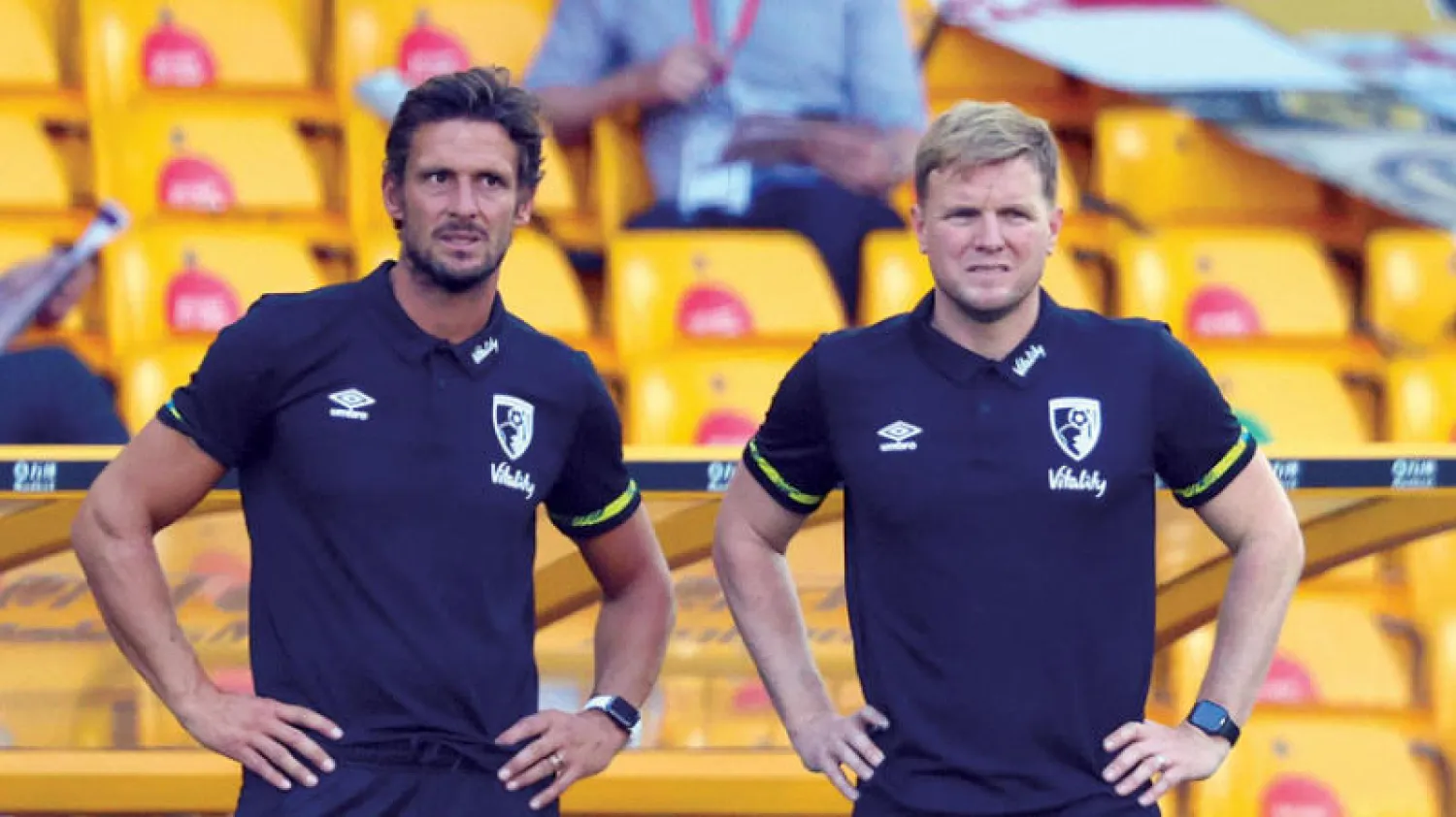 تيندال (يسار) بجوار هاو في بورنموث قبل رحلة الهبوط (رويترز)