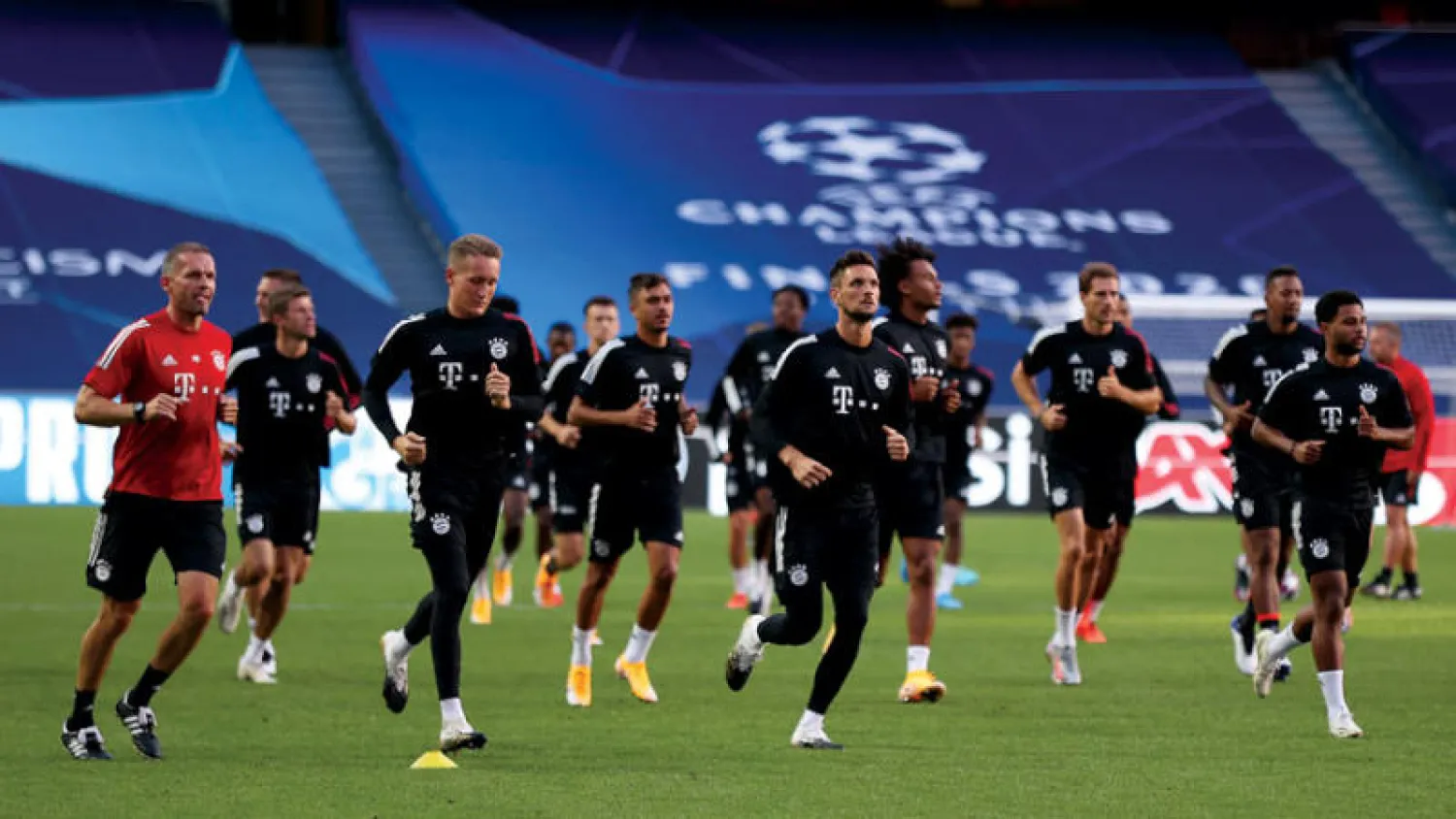 لاعبو بايرن ميونيخ متحفزون لمواجهة نصف النهائي اليوم (إ.ب.أ)
