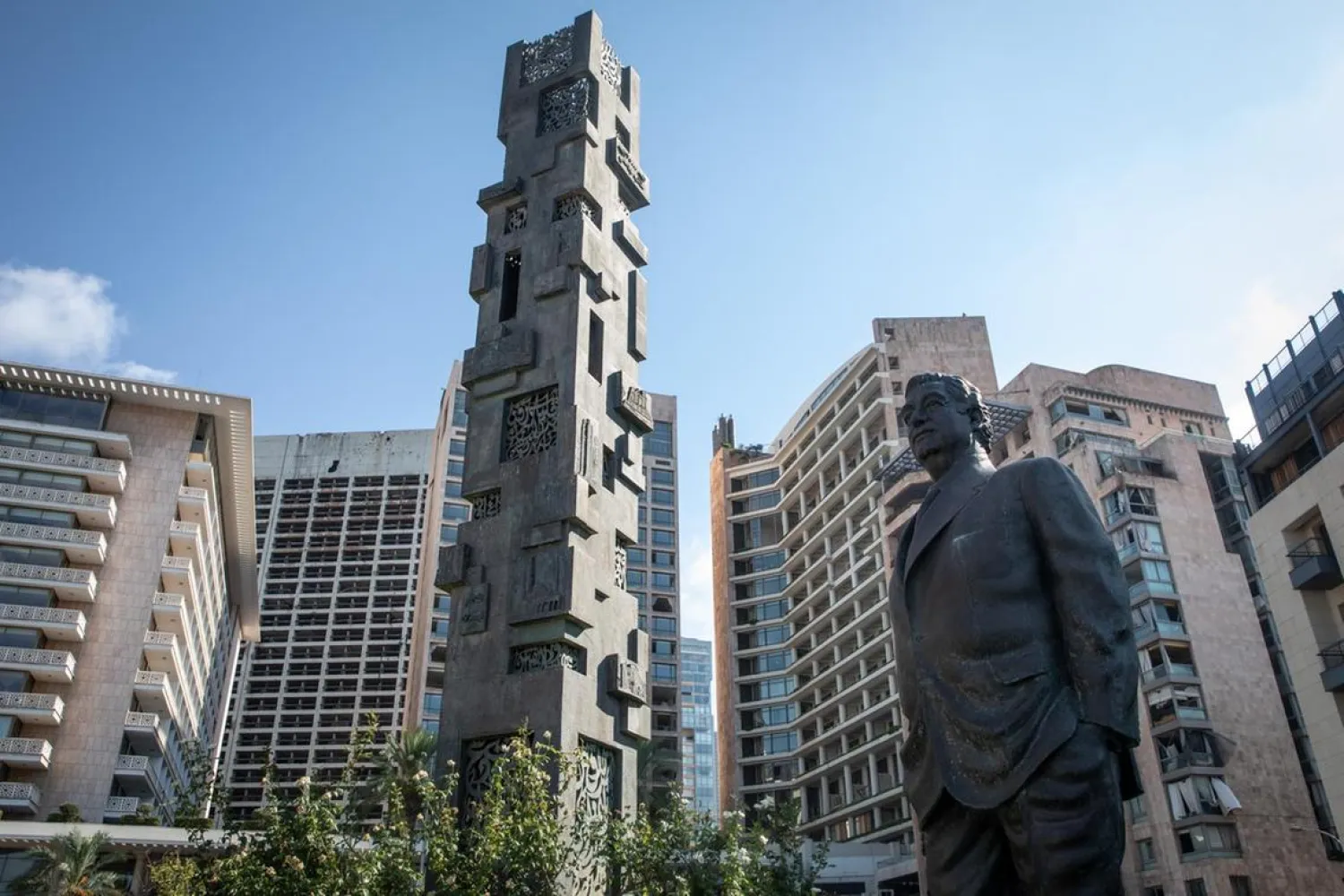 A statue of Lebanon's former Prime Minister Rafik Hariri is seen near the site of the 2005 bombing that killed him on August 18, 2020 in Beirut, Lebanon. (Getty Images)