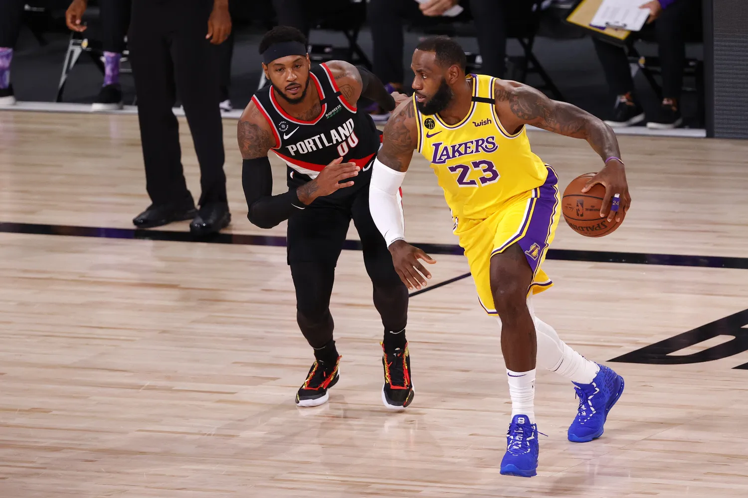 LeBron James'in triple double performansı Lakers'a yetmedi