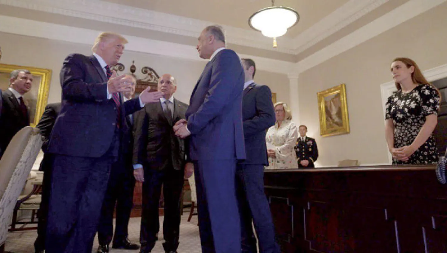 لقاء الرئيس الأميركي دونالد ترمب ورئيس الوزراء العراقي مصطفى الكاظمي في البيت الأبيض أول من أمس (تصوير: جمال بنجويني)