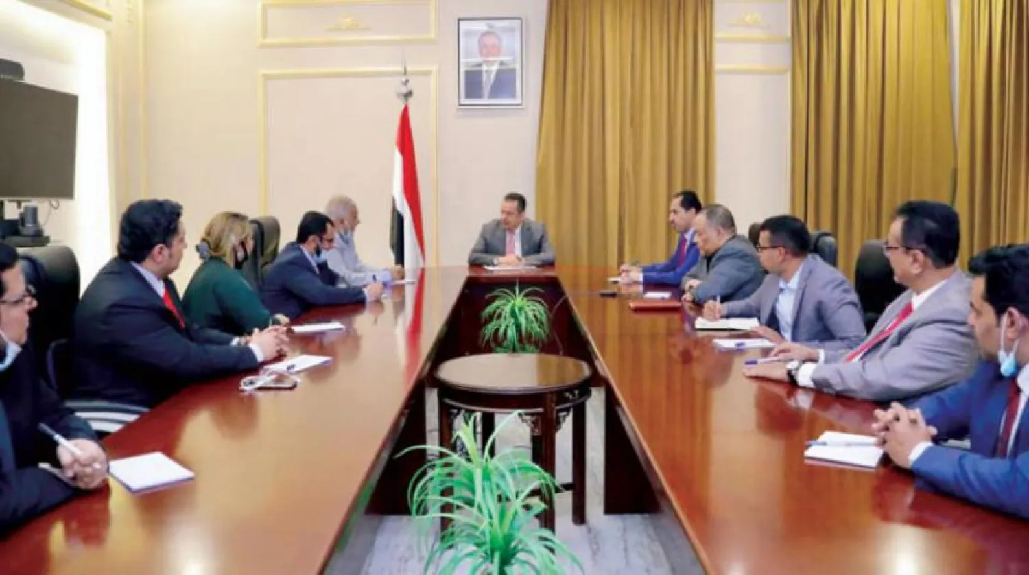 Yemeni Prime Minister Maeen Abdulmalik meets with Yemeni southern leaders, Saba News Agency 
