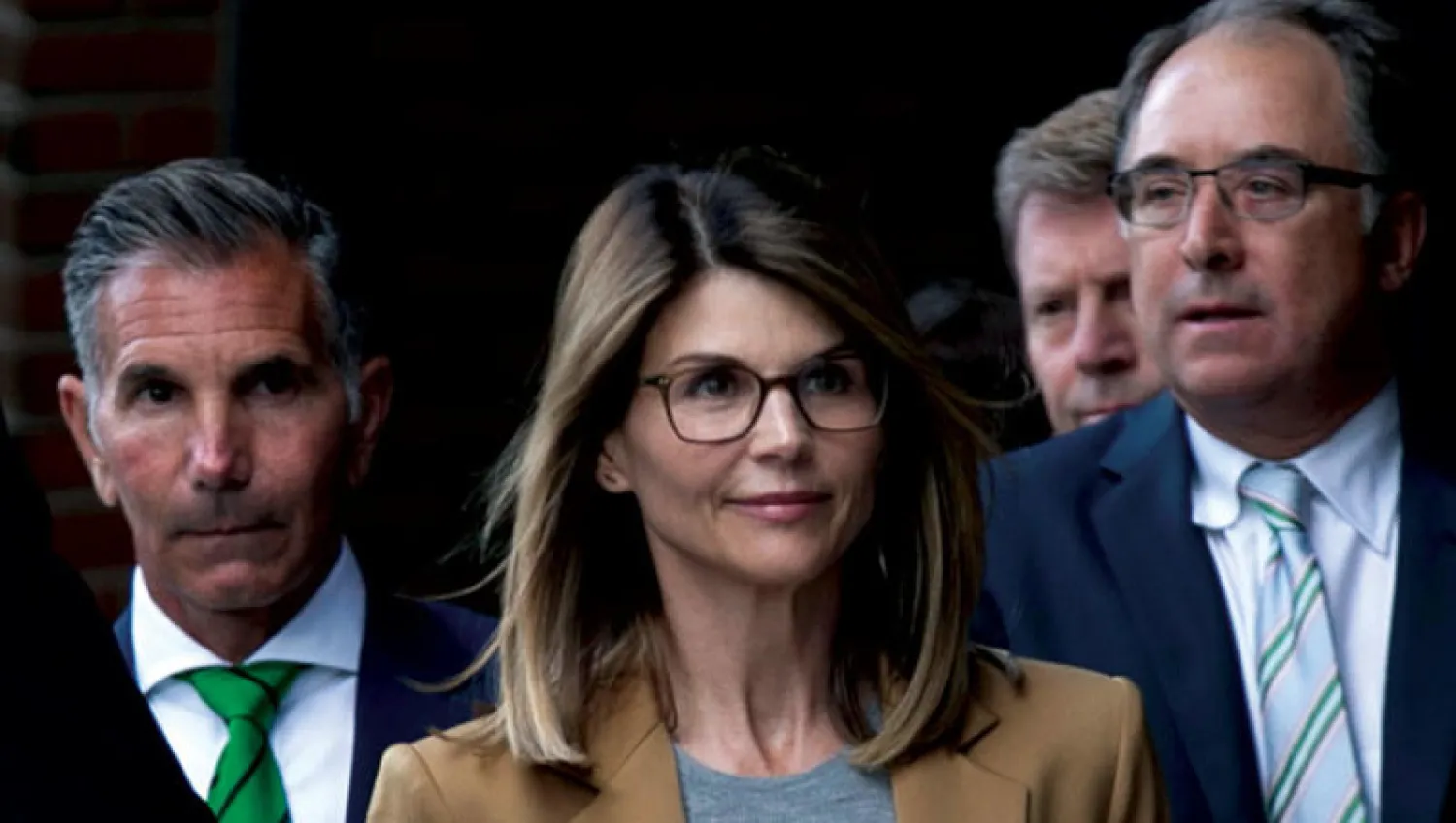 الممثلة الأميركية لوري لافلين وزوجها ماسيمو جانولي في لقطة أرشيفية من العام الماضي (إ.ب.أ)