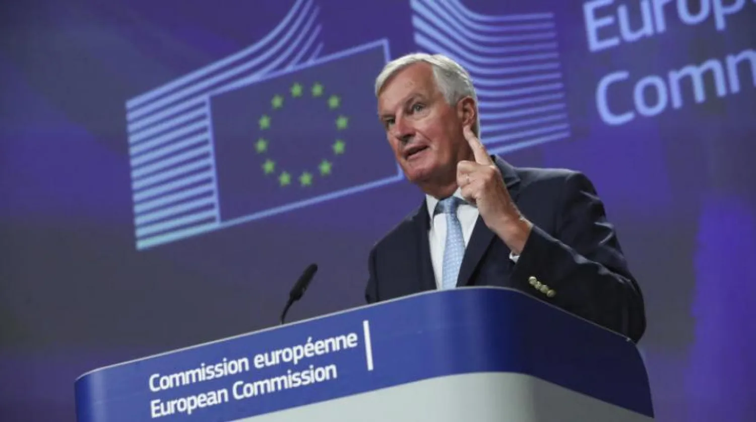 AB Komisyonu Brexit baş müzakerecisi Michel Barnier Brüksel’de konuşurken (AP)