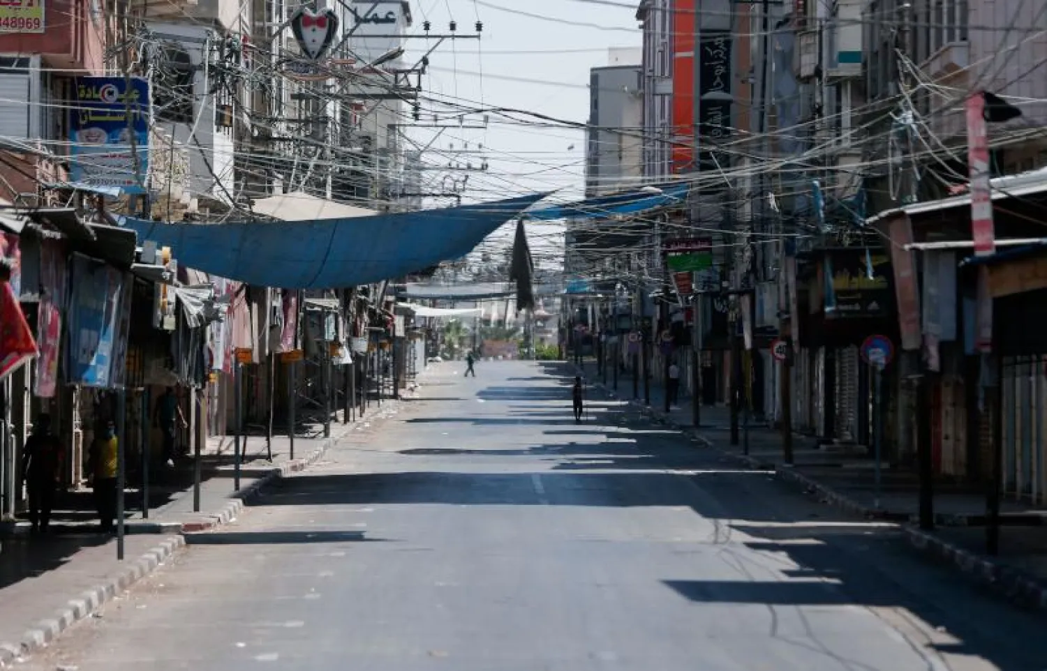 شوارع غزة خالية من المارة والمحلات التجارية مغلقة(ا.ف.ب)