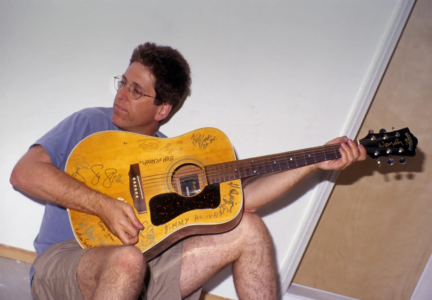 Jack Sherman guitarist for the Red Hot Chili Peppers poses for a portrait in Los Angeles, Calif. on June 1, 1998. (Photo by Jim Steinfeldt/Jim Steinfeldt / Michael Ochs Archives - Getty Images file)