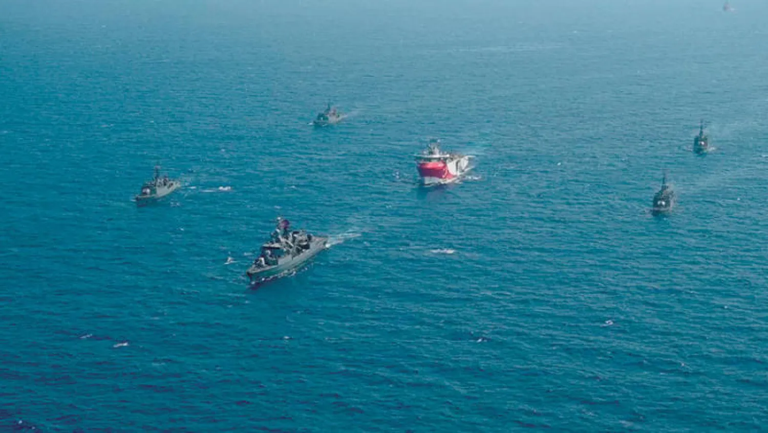 تصعيد شرق المتوسط يتلاعب بالليرة التركية