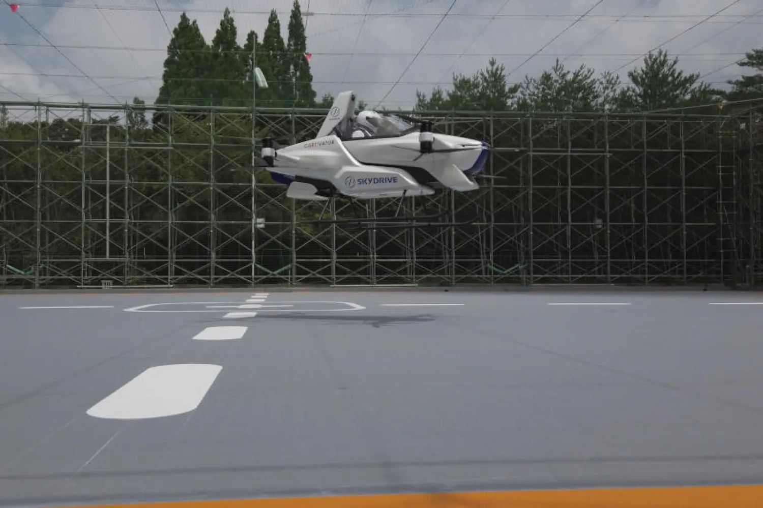 «السيارة الطائرة» قبل اختبارها (أ.ب)