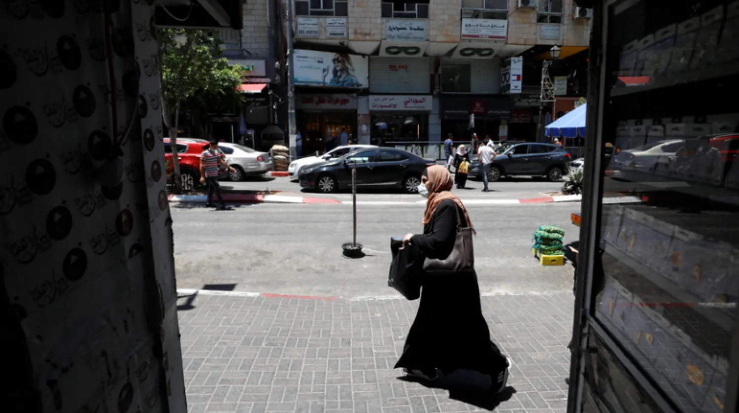 Palestinian Authority Pays 50% of July Salaries for Employees 