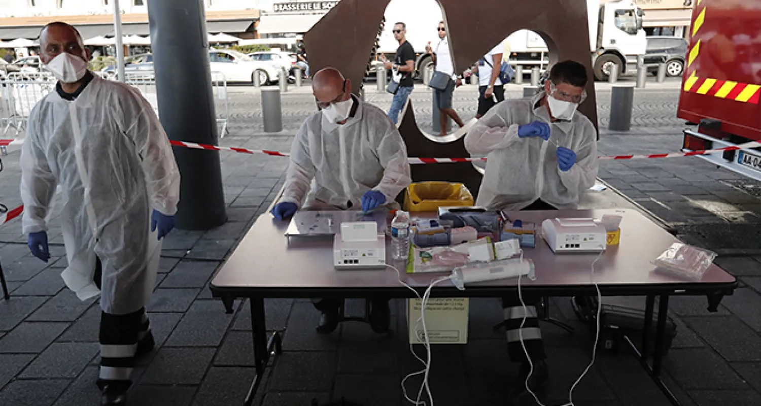 Eleştirilere rağmen Hong Kong toplu testlere başladı