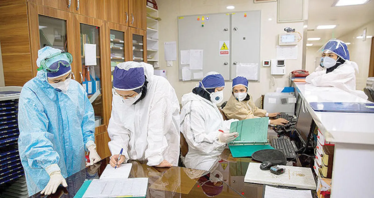 ممرضات إيرانيات في مستشفى خاص بمرضى كورونا في طهران (فارس)