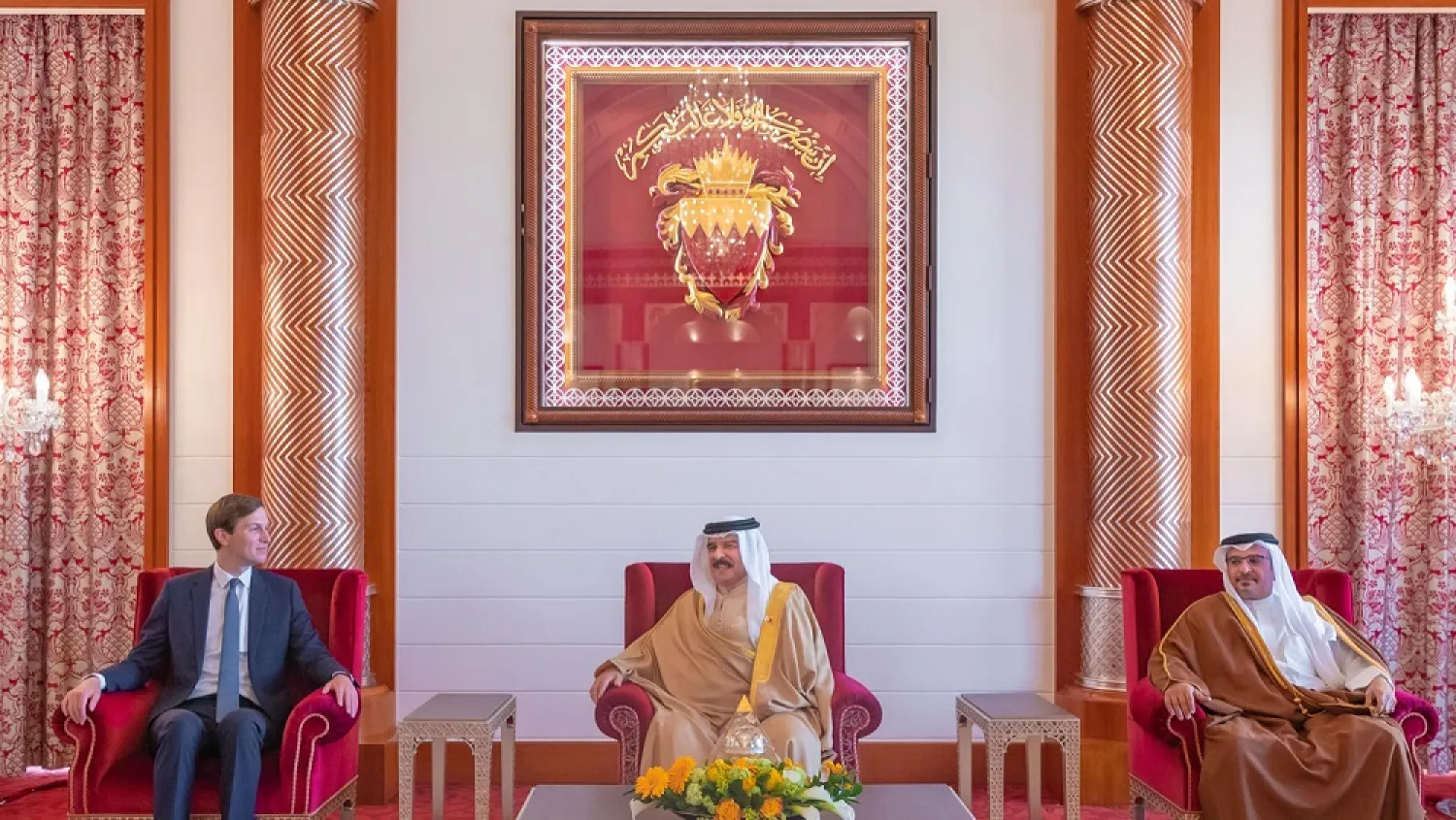 King Hamad of Bahrain receives Jared Kushner in Manama. (BNA)
