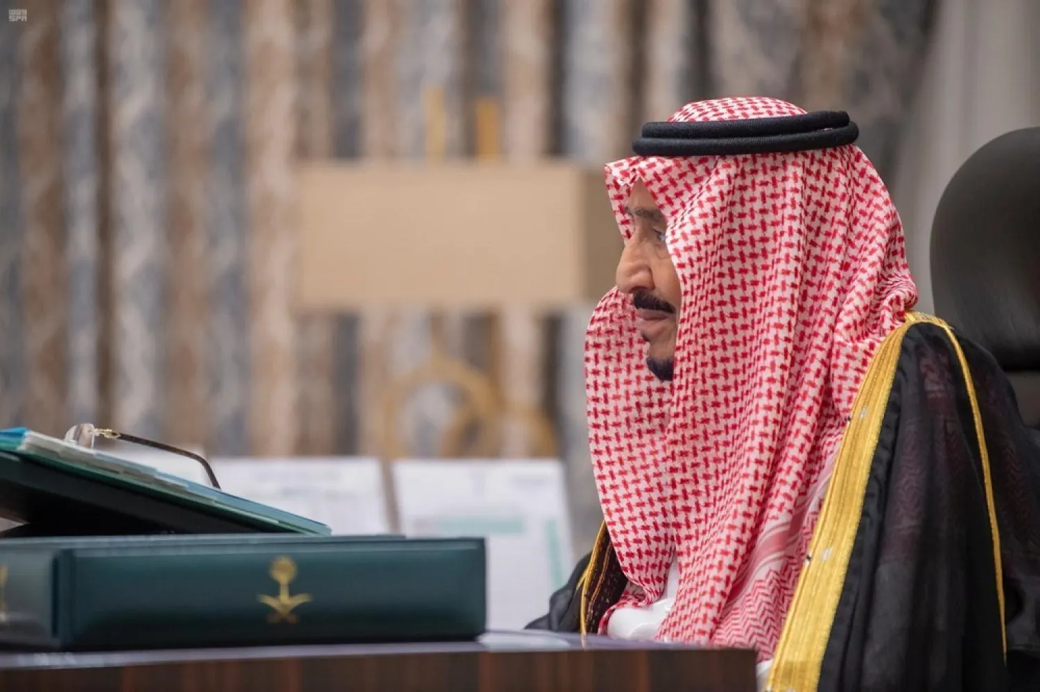 King Salman chairs a cabinet meeting in Neom. (SPA)