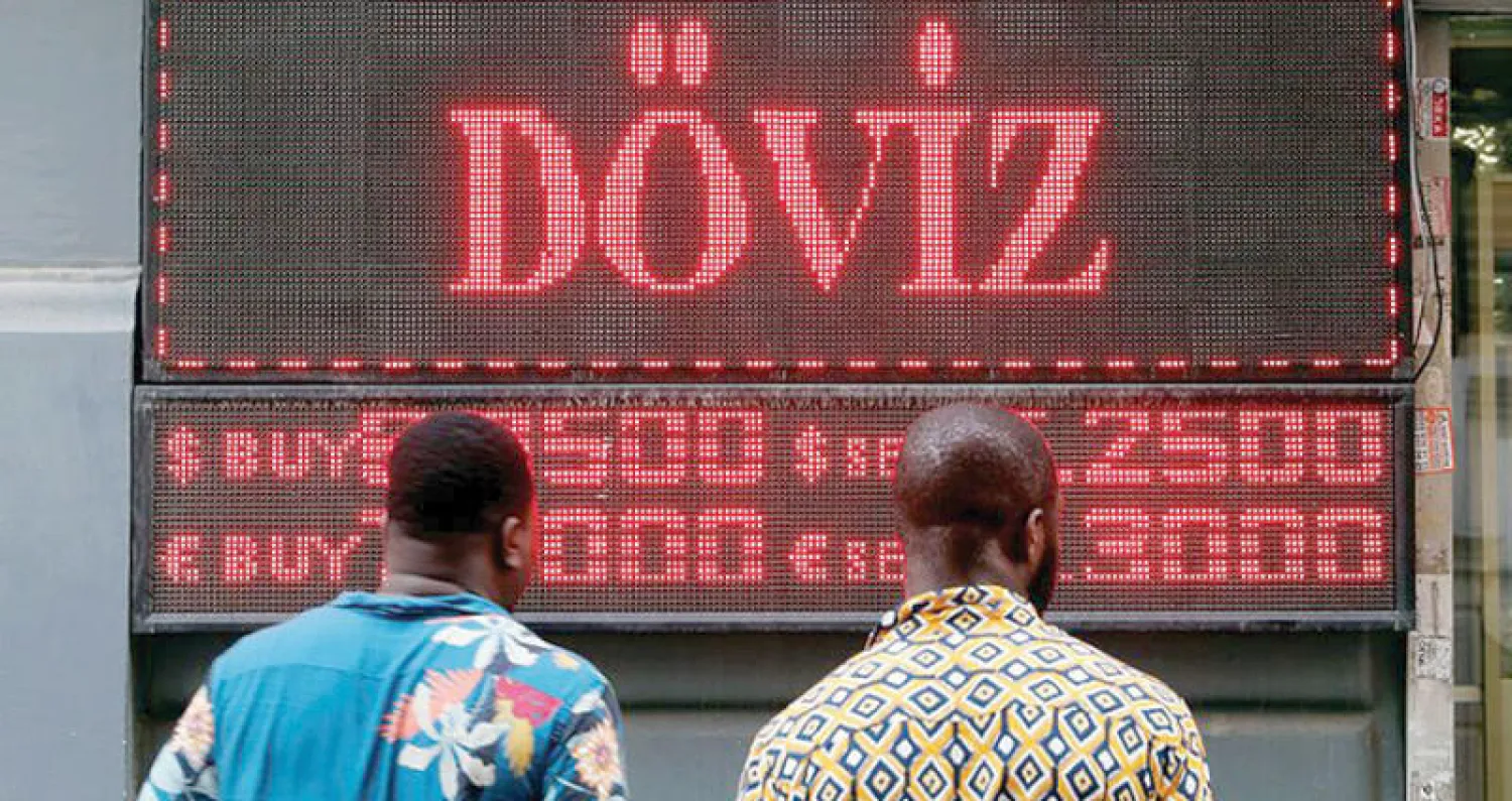 سجلت الليرة التركية قاعاً تاريخياً جديداً مقابل الدولار في تعاملات الخميس بعد بيانات تضخم سيئة (رويترز)