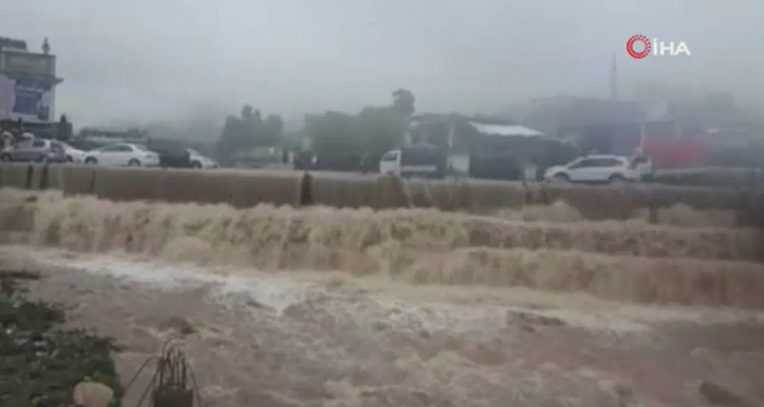 Pakistan'da muson yağmurları etkisini sürdürüyor: 24 ölü