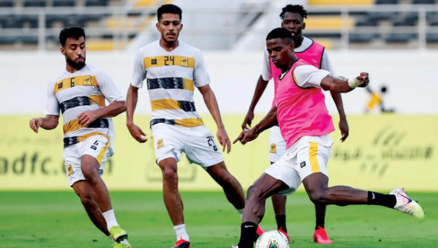 من تدريبات الاتحاد استعداداً لمواجهة العدالة (الشرق الأوسط)