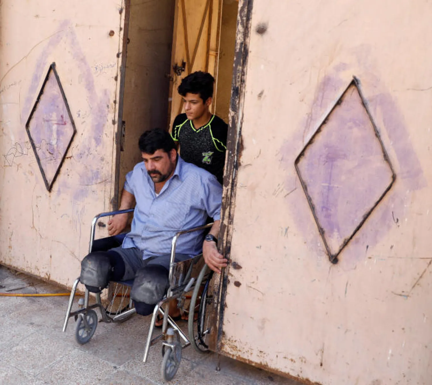 العراقي محمد ستار (رويترز)