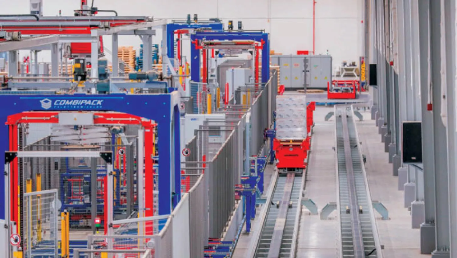 ترى غالبية الشركات الأميركية العاملة بالصين أن مصالحها لا تحتمل هجر بكين استجابة لدعوة ترمب (رويترز)