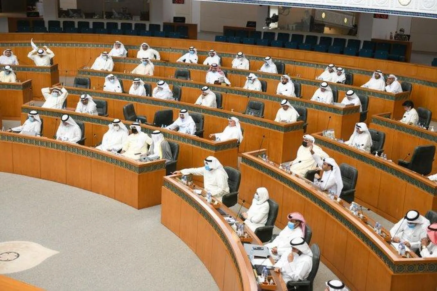 مجلس الأمة الكويتي خلال مناقشته طرح الثقة بالوزيرين (كونا)