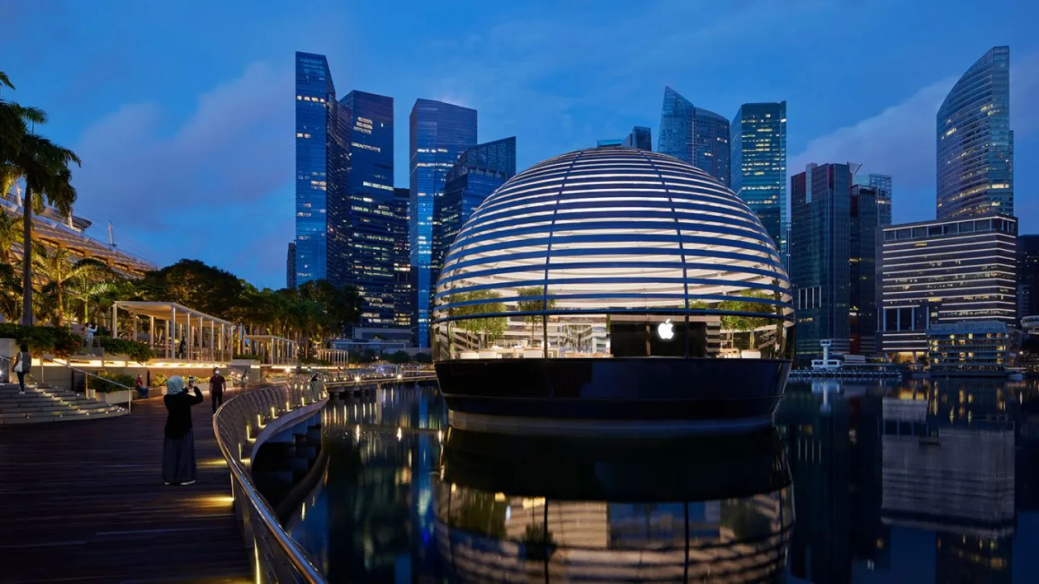 Apple's 'floating' store in Singapore. Apple