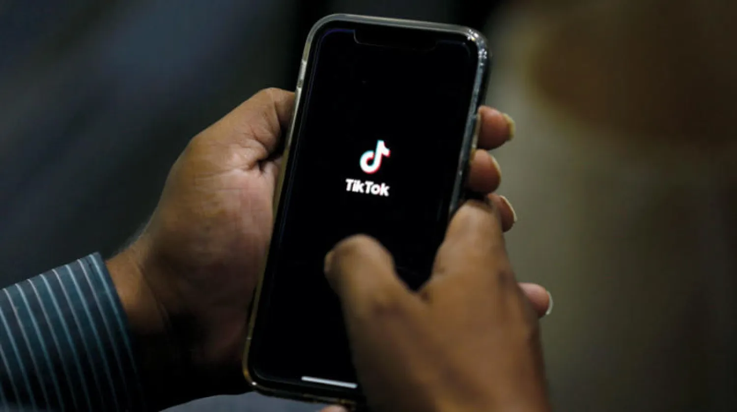 أعلنت شركة «بايت دانس» المالكة لتطبيق «تيك توك» رفض عرض شراء من شركة «مايكروسوفت» الأميركية (أ.ب)