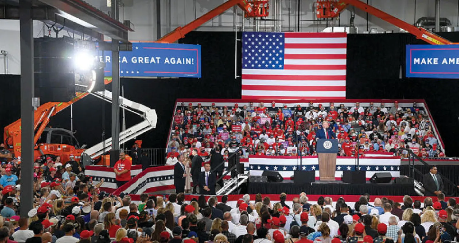 ترمب خلال مهرجانه الانتخابي في نيفادا (أ.ف.ب)