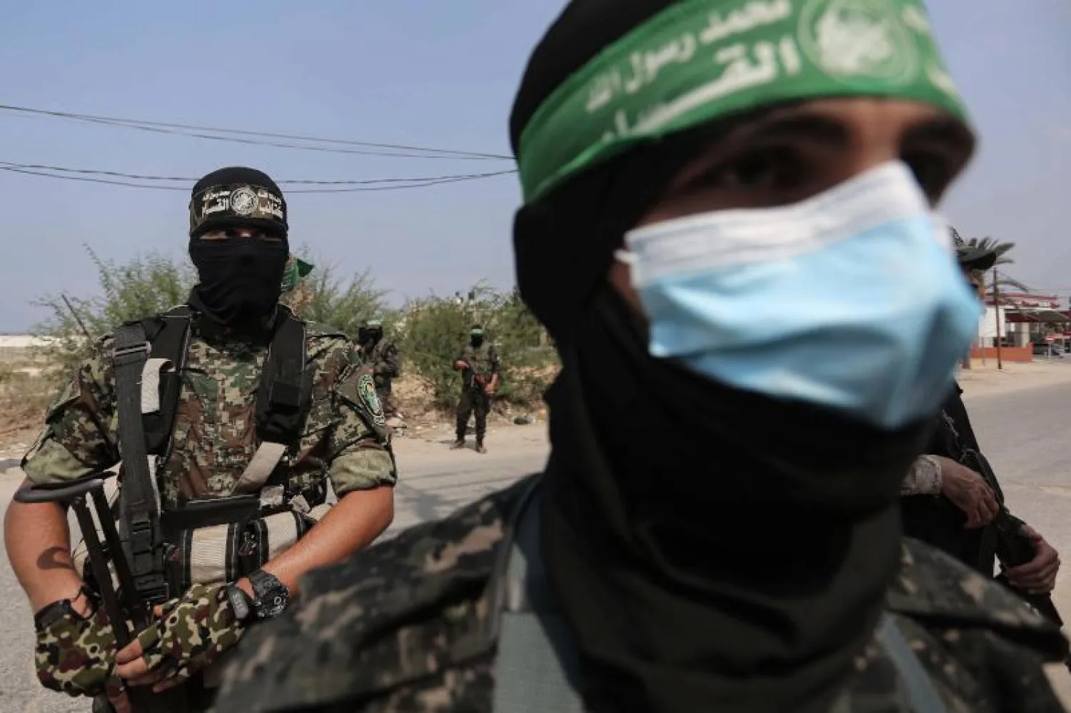 عناصر من «كتائب القسام» الذراع العسكرية لحركة «حماس» في غزة (د.ب.أ)