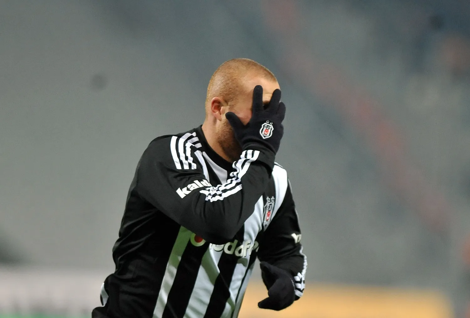 Çebi'den Töre'ye: "Oyna, kazan"