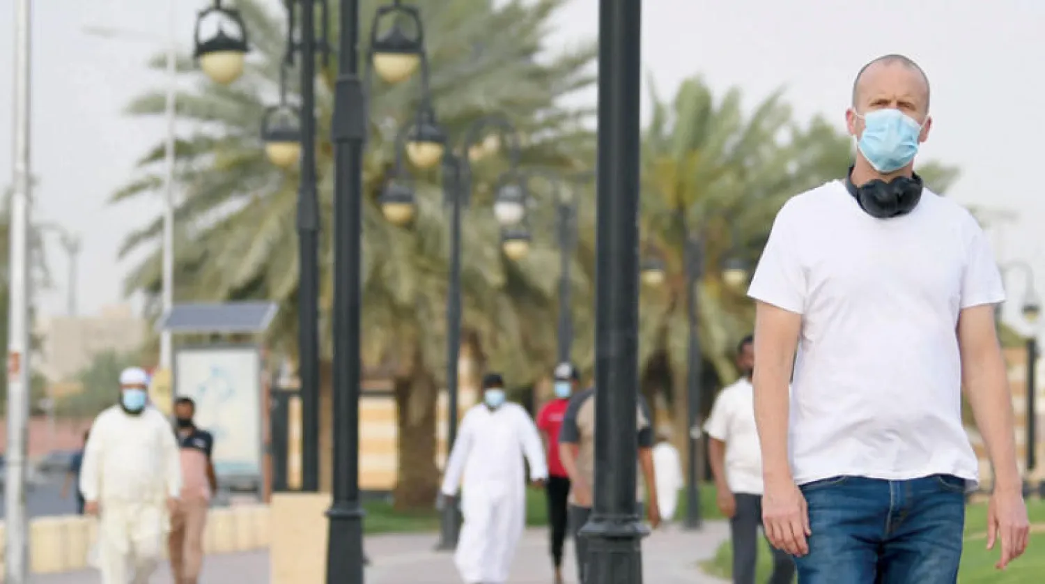 ممارسو رياضة المشي في إحدى ساحات الرياض (تصوير: بشير صالح)