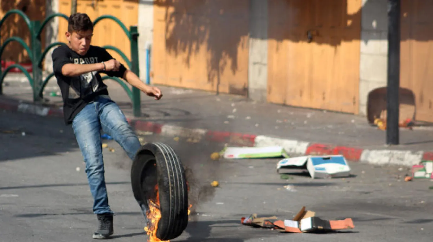 تشن السلطة الفلسطينية حملة ضد السلاح المنفلت في بلدات الضفة الغربية (د.ب.أ)