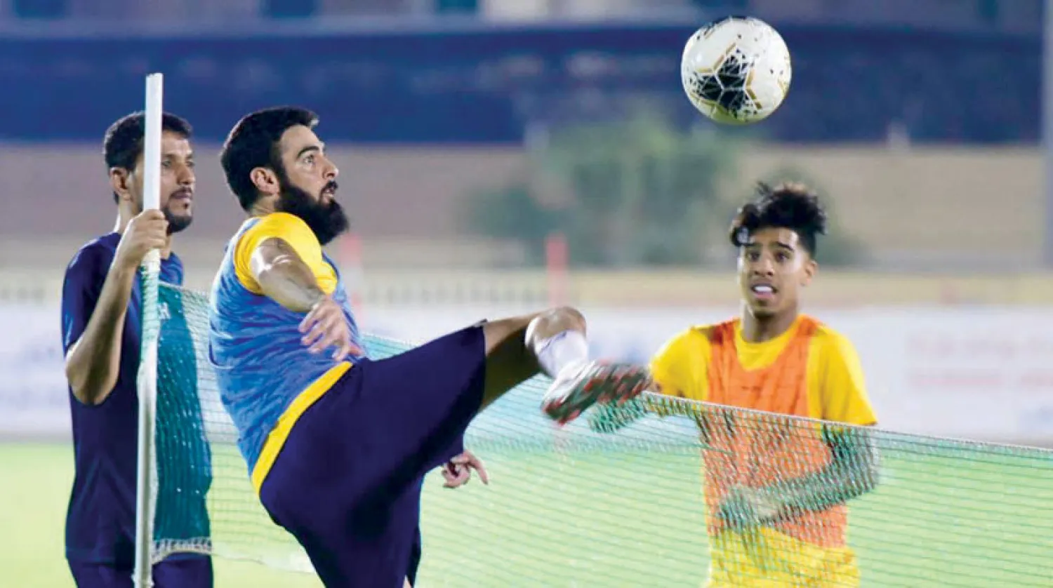 من تدريبات القادسية استعداداً لمواجهة الجيل (الشرق الأوسط)