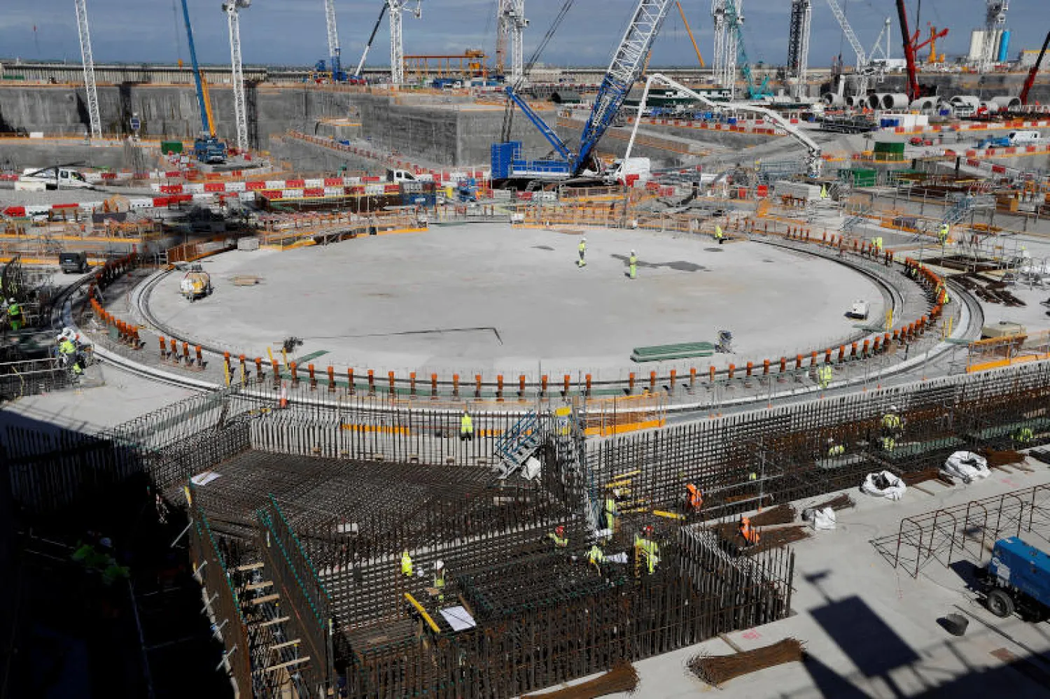 ورشة بناء محطة هينكلي (رويترز)