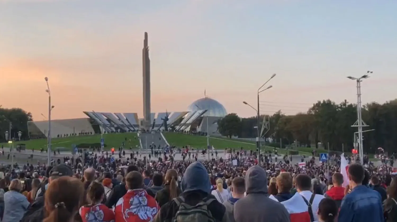 Belarus'ta Lukaşenko'nun yemin töreninden sonra sokaklar karıştı