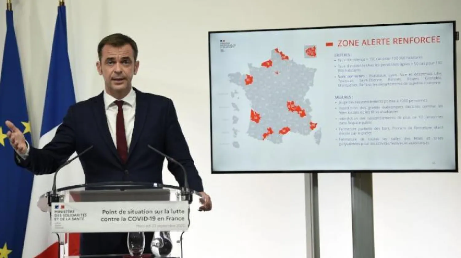 Fransa Sağlık Bakanı Olivier Veran (AFP)