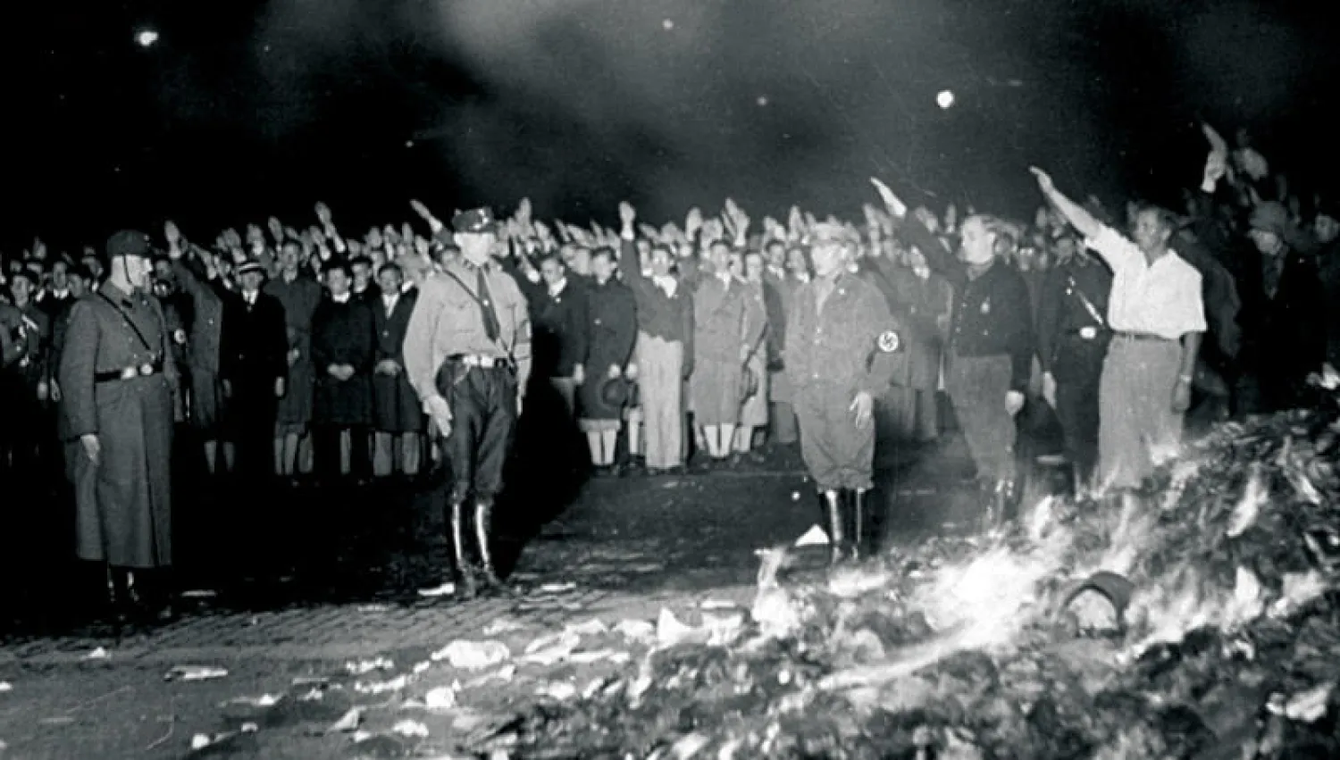 حرق الكتب في الفترة النازية