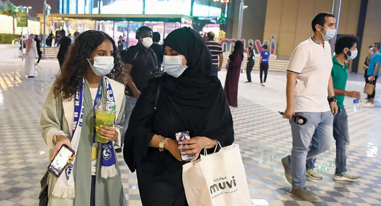 الالتزام المجتمعي بالإجراءات ساهم في انخفاض عدوى «كورونا» بالسعودية (تصوير: بشير صالح)