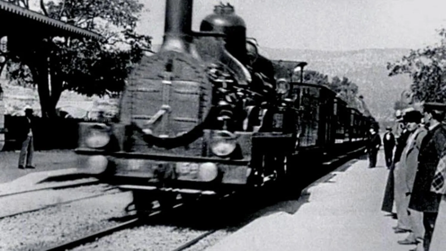 من فيلم لوميير «وصول القطار إلى لاسياتا»