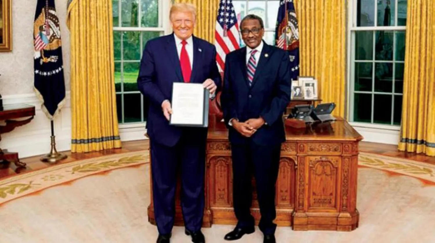ABD Başkanı Donald Trump, Sudan’ın Washington Büyükelçisi Nurettin Sati'yi kabul etti. (Şarku’l Avsat)