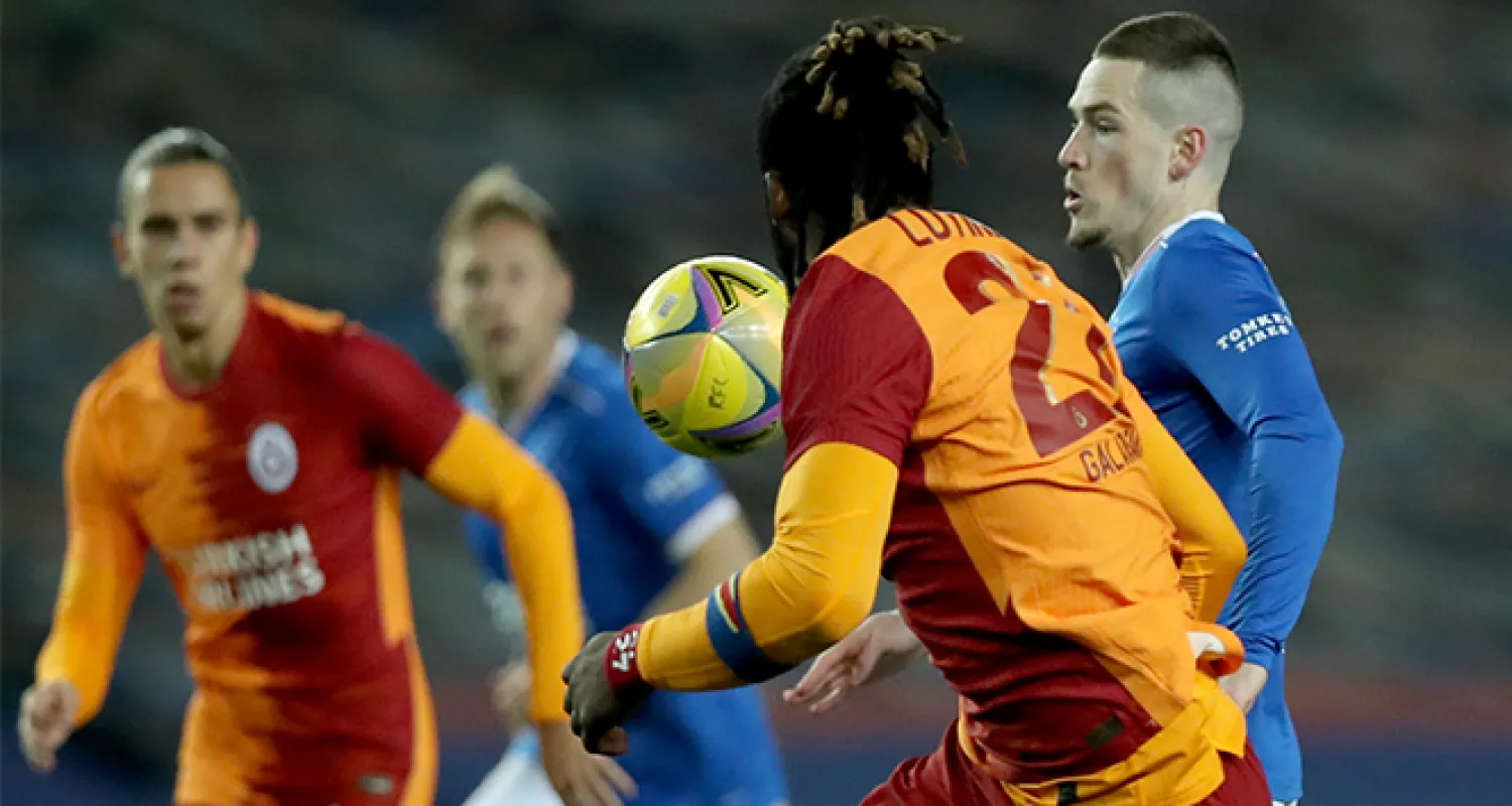 Galatasaray, UEFA Avrupa Ligi play-off turunda Rangers'a 2-1 yenildi ve Avrupa'ya veda etti