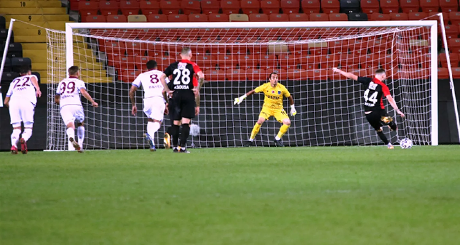 Son dakikaları büyük bir heyecana sahne olan maçta Gaziantep, Trabzonspor ile 1-1 berabere kaldı