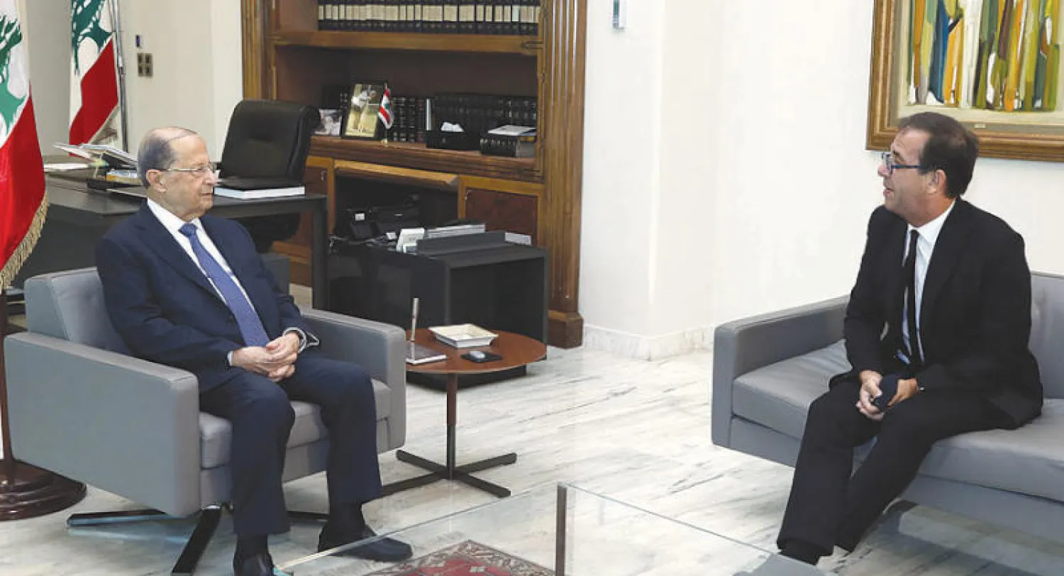 عون مستقبلاً السفير الفرنسي الأسبوع الماضي (دالاتي ونهرا)