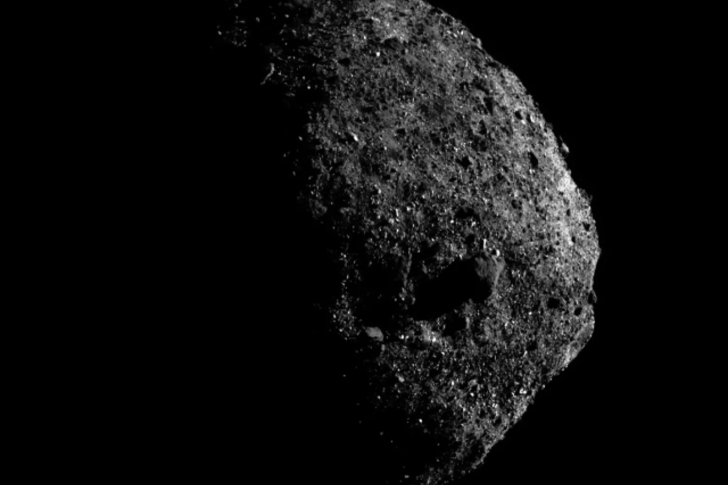 OSIRIS-REx, Bennu göktaşında hayatın sırlarını arıyor (NASA)

