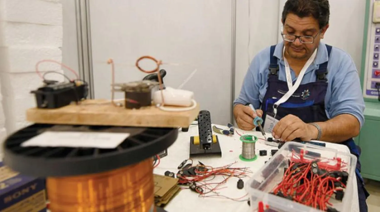 The Saudi non-oil private sector returned to growth last September for the first time in 7 months (Photo: Asharq Al-Awsat)