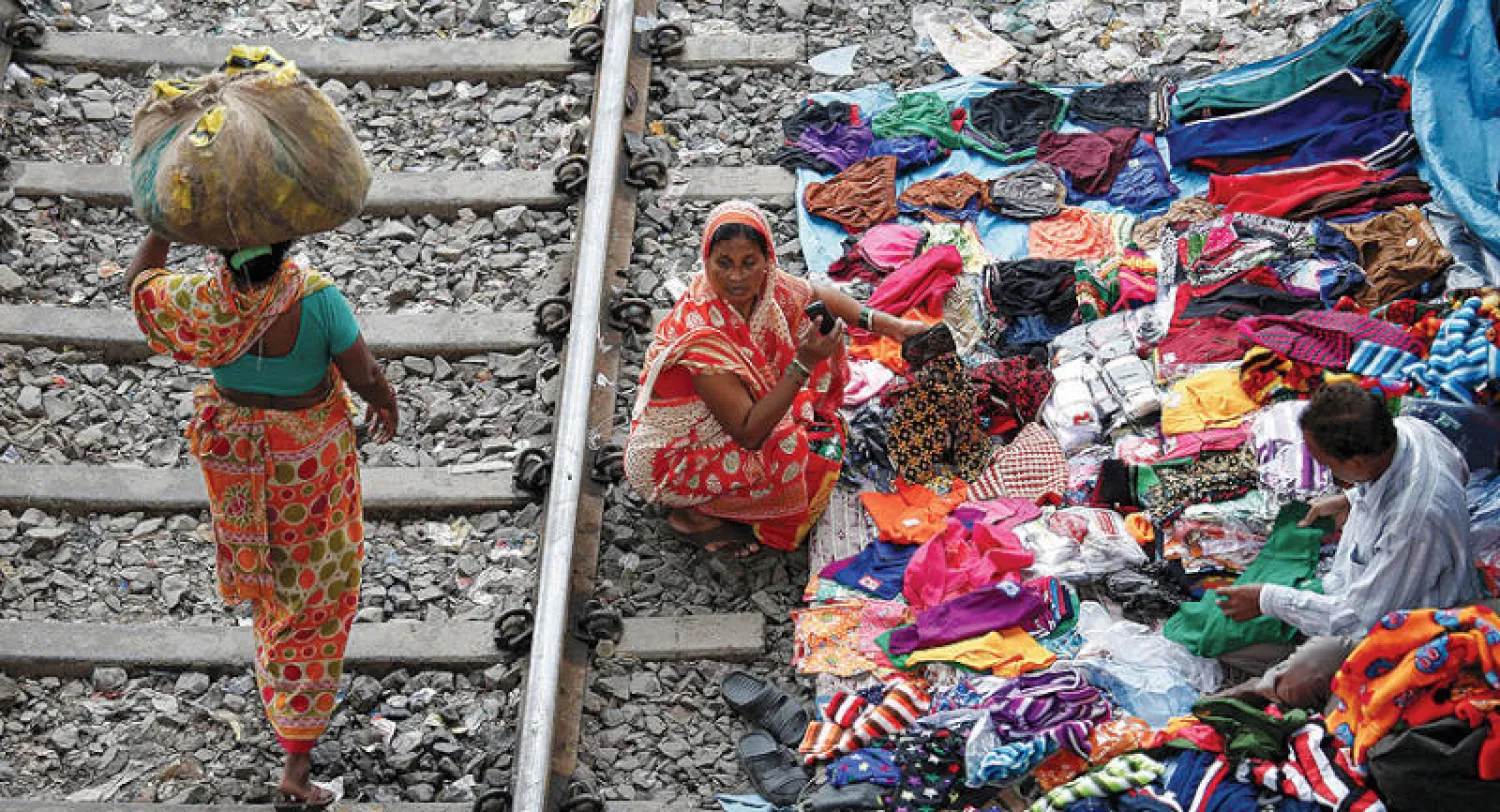 من المرجح أن يؤثر الفقر المدقع على ما بين 9.1 و9.4 % من سكان العالم السنة الحالية بحسب البنك الدولي (رويترز)