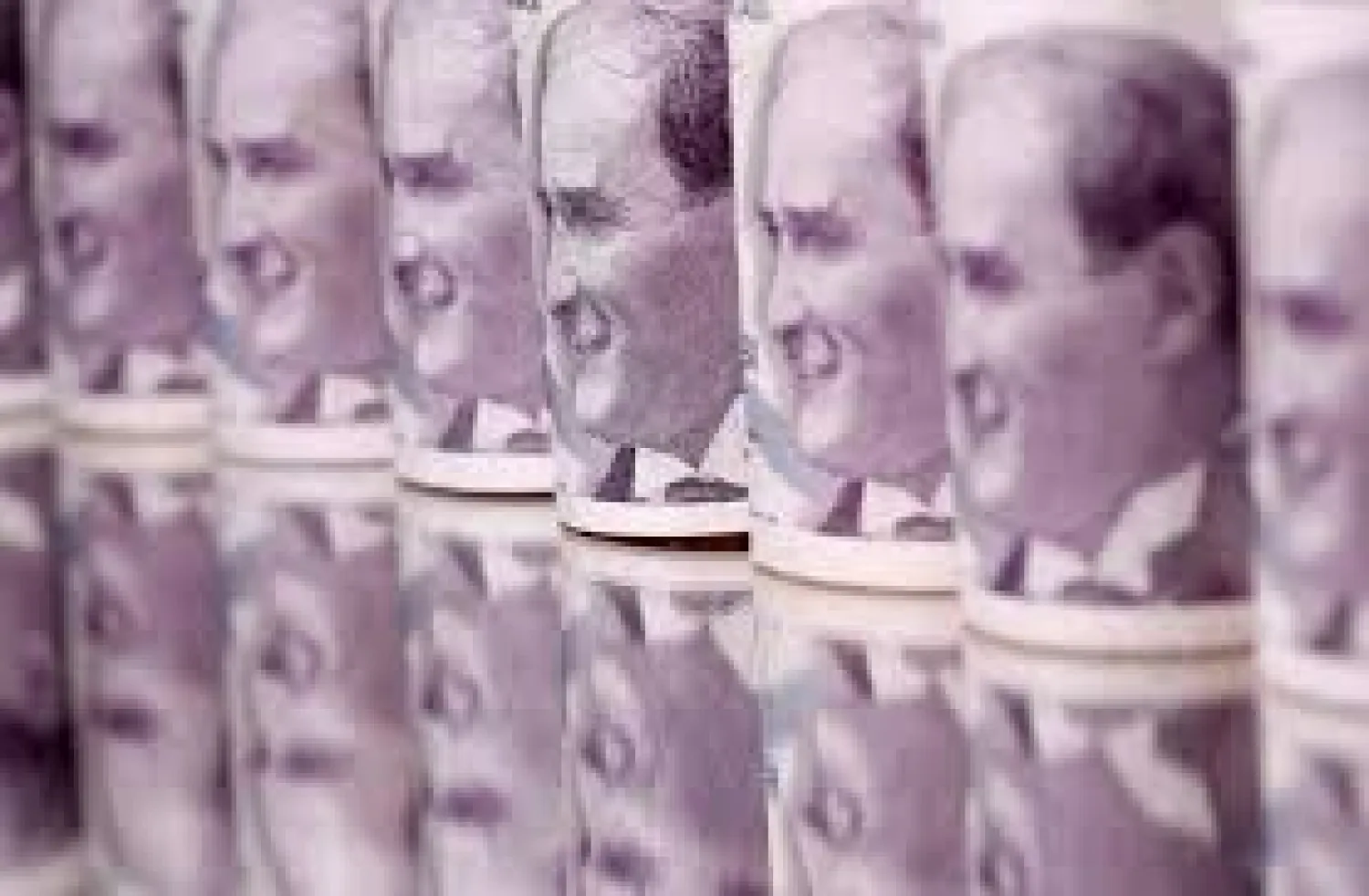 FILE PHOTO: Turkish lira banknotes are seen in this illustration taken January 6, 2020. REUTERS/Dado Ruvic
