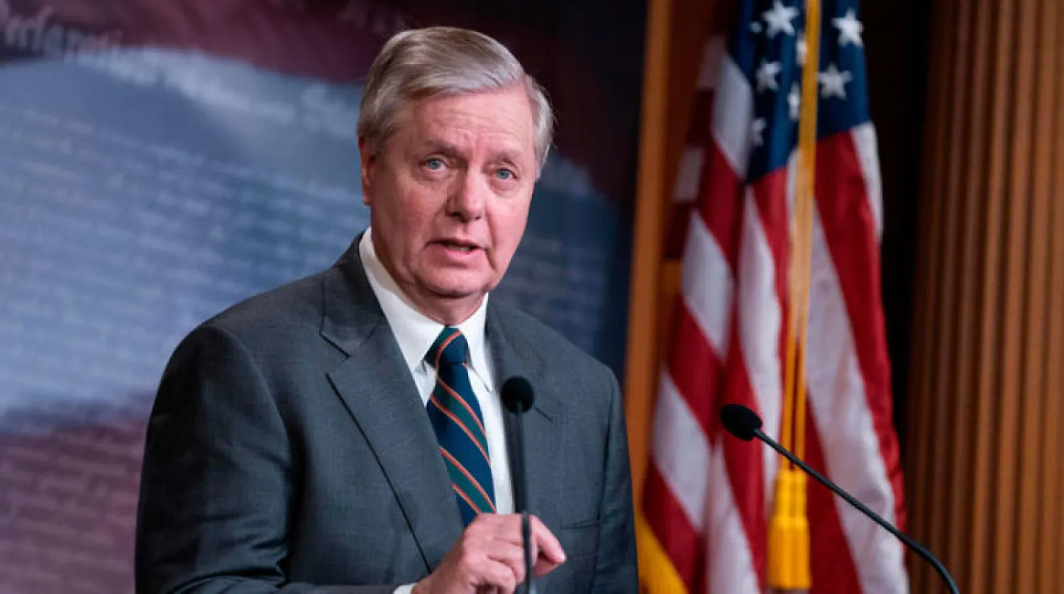 يواجه السيناتور الجمهوري البارز ليندسي غراهام صعوبات جدية في معركة إعادة انتخابه بولايته ساوث كارولينا في مواجهة خصمه الديمقراطي جايمي هاريسون (أ.ف.ب)